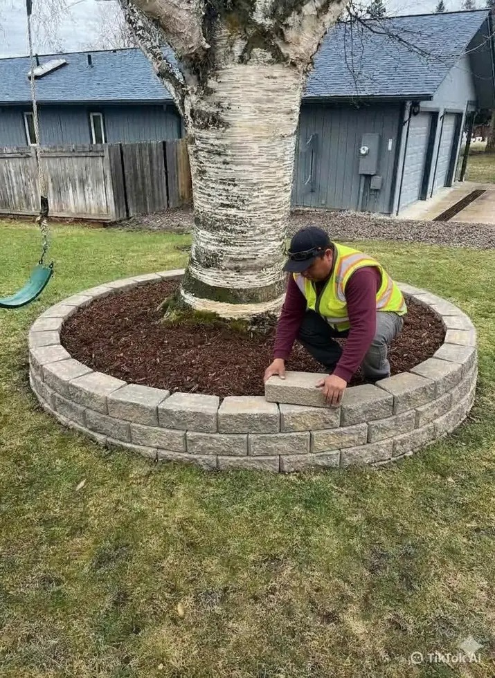 Stone tree ring with mulch bed